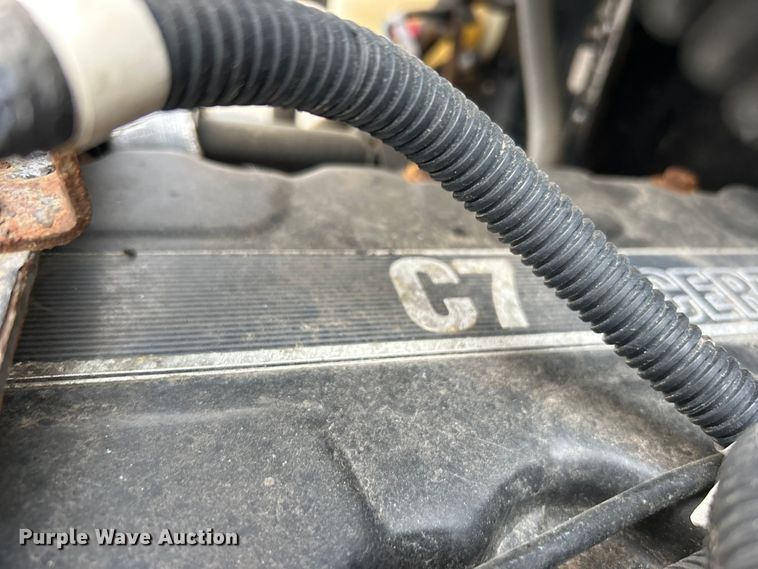 image for item EG0876 2007 Peterbilt  335 box truck