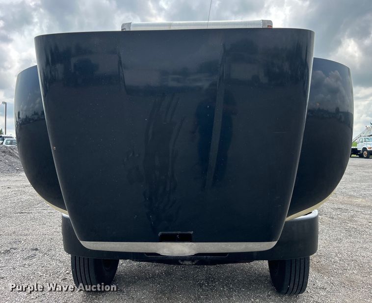 image for item EG0876 2007 Peterbilt  335 box truck