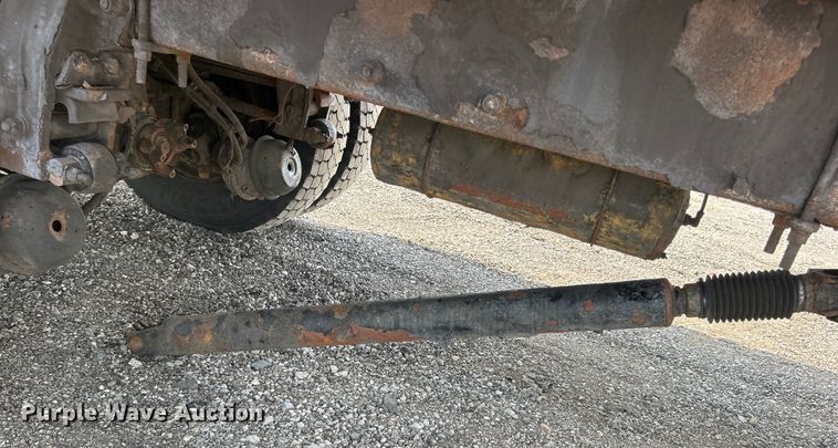 image for item EG0876 2007 Peterbilt  335 box truck