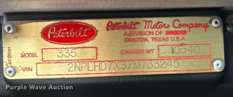 image for item EG0876 2007 Peterbilt  335 box truck