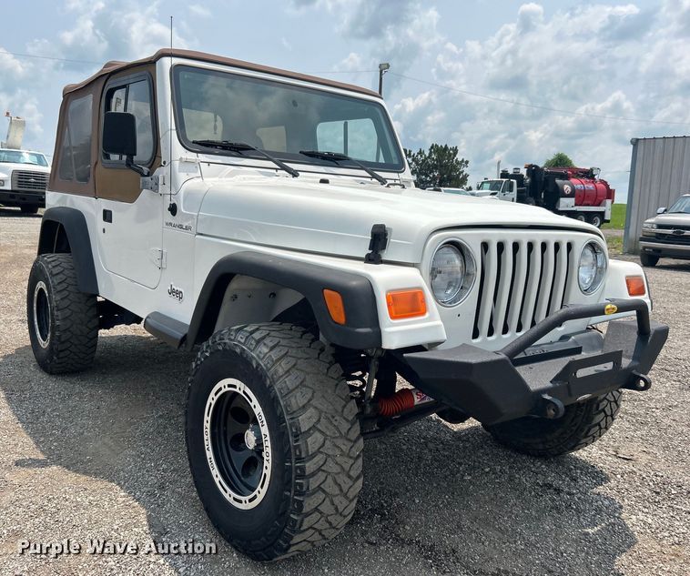 image for item EG0879 1998 Jeep Wrangler TJ SUV