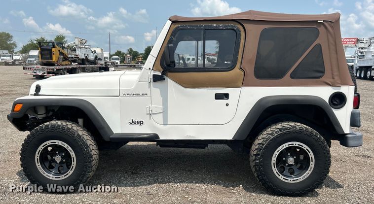 image for item EG0879 1998 Jeep Wrangler TJ SUV