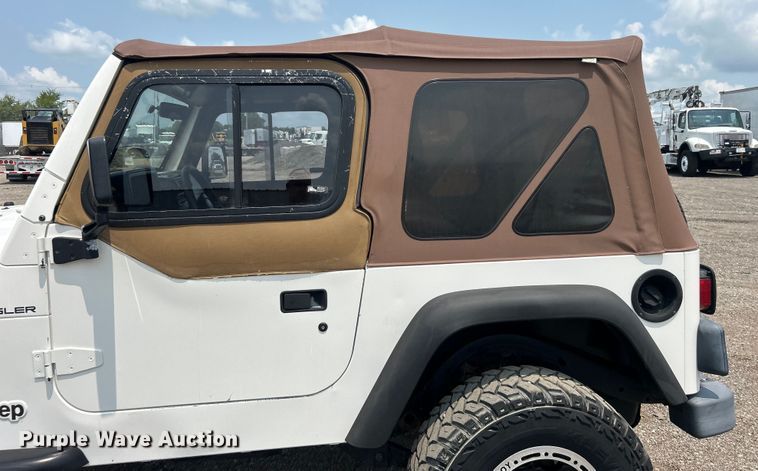 image for item EG0879 1998 Jeep Wrangler TJ SUV