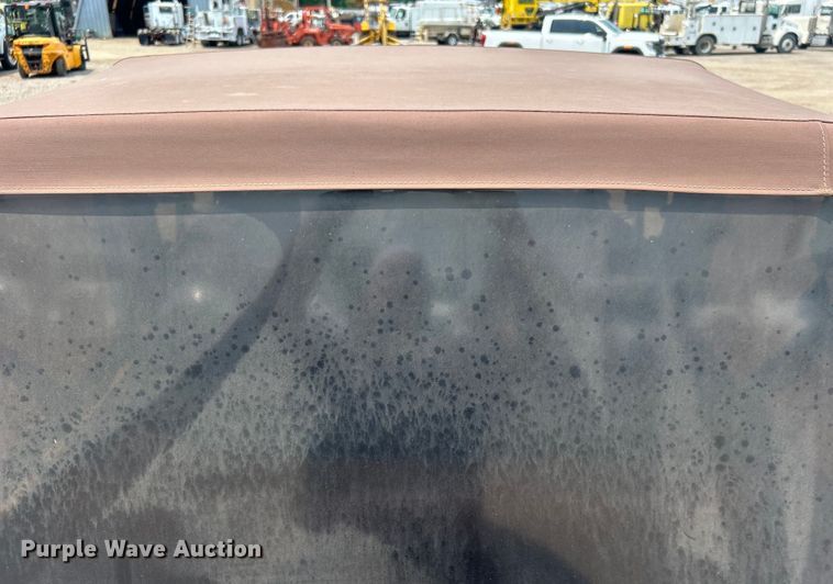 image for item EG0879 1998 Jeep Wrangler TJ SUV