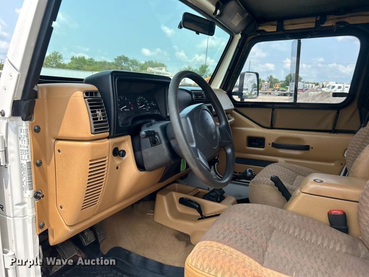 image for item EG0879 1998 Jeep Wrangler TJ SUV