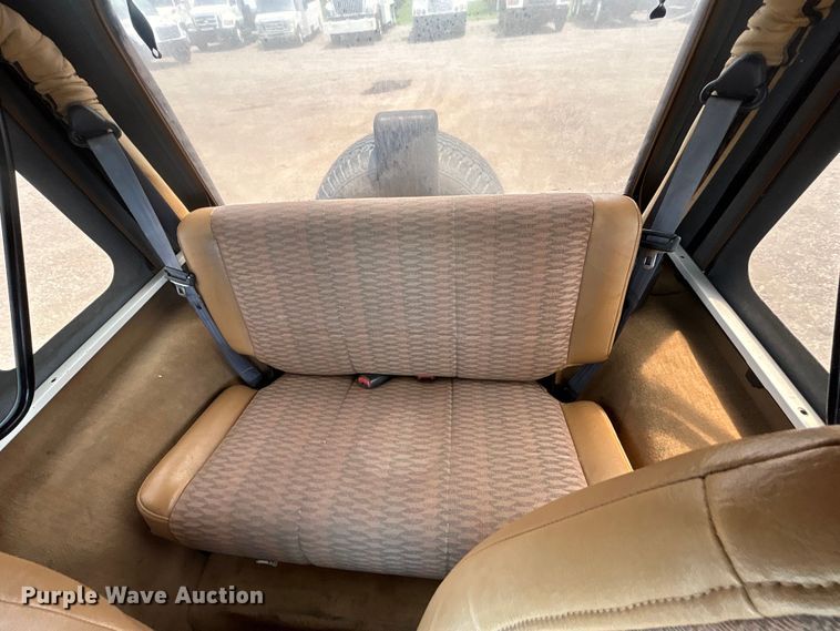 image for item EG0879 1998 Jeep Wrangler TJ SUV