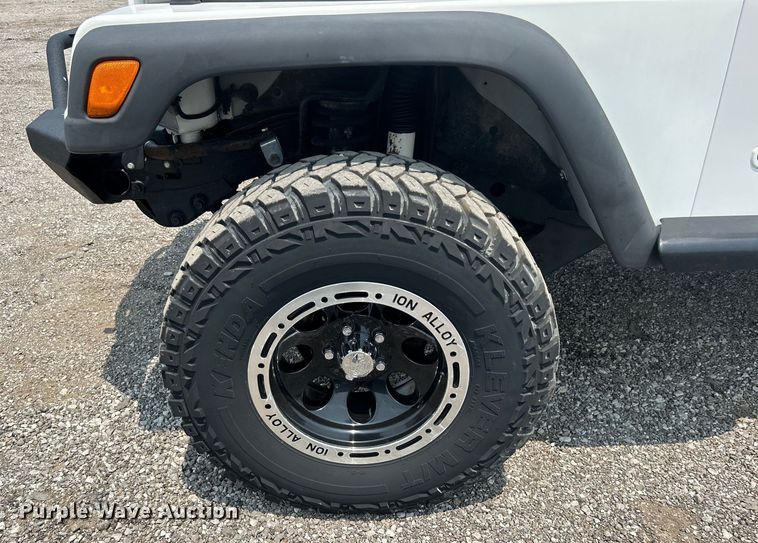 image for item EG0879 1998 Jeep Wrangler TJ SUV