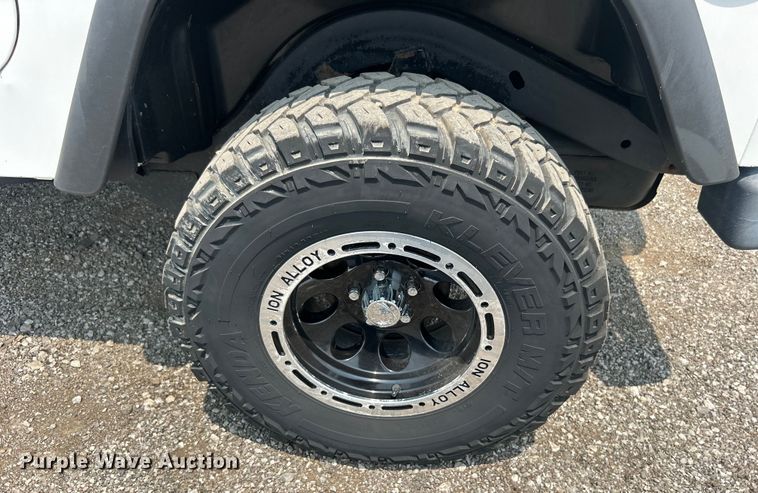 image for item EG0879 1998 Jeep Wrangler TJ SUV