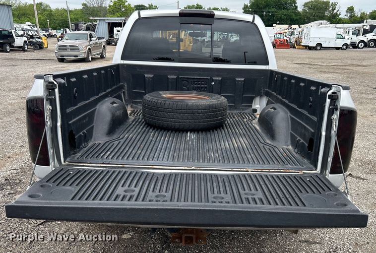 image for item EG1536 2004 Dodge Ram 2500 Quad Cab pickup truck