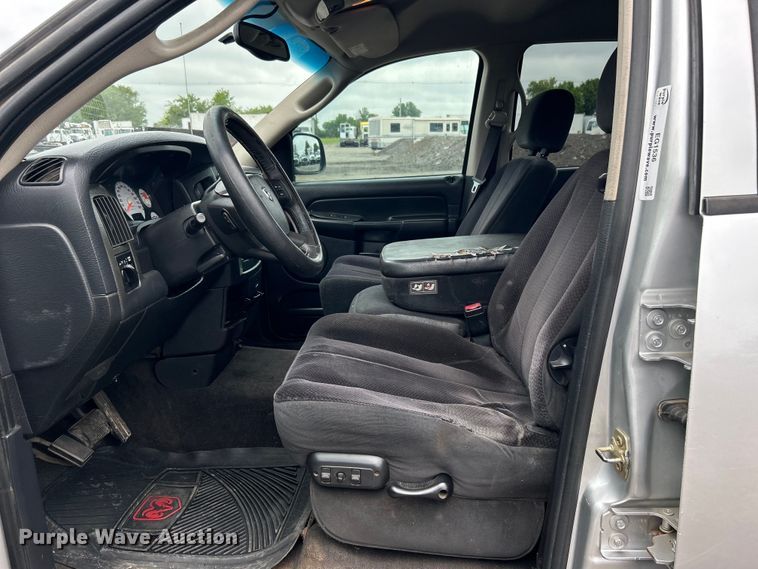 image for item EG1536 2004 Dodge Ram 2500 Quad Cab pickup truck