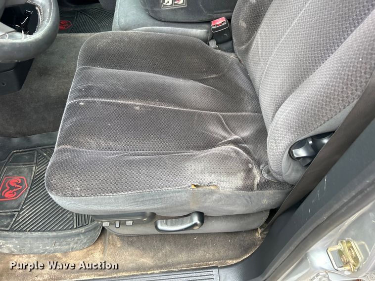 image for item EG1536 2004 Dodge Ram 2500 Quad Cab pickup truck