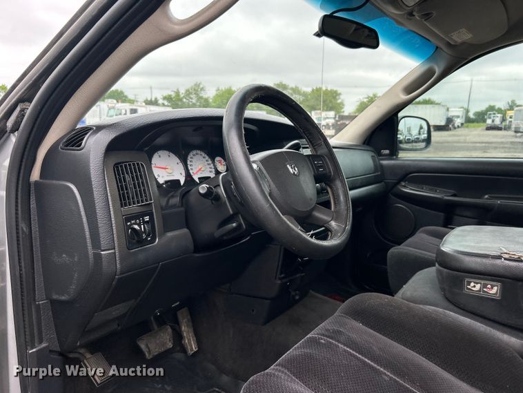 image for item EG1536 2004 Dodge Ram 2500 Quad Cab pickup truck