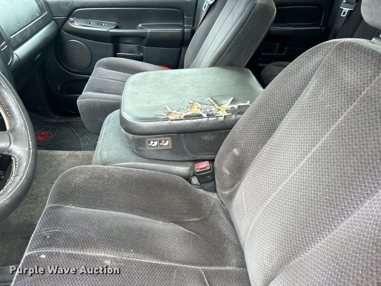 image for item EG1536 2004 Dodge Ram 2500 Quad Cab pickup truck