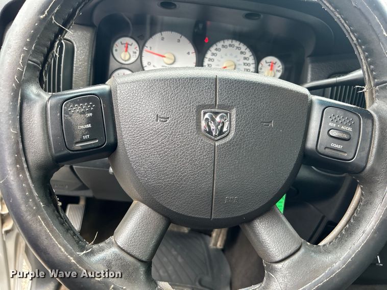 image for item EG1536 2004 Dodge Ram 2500 Quad Cab pickup truck