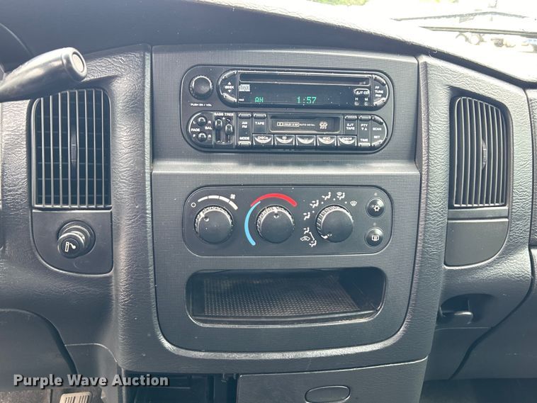 image for item EG1536 2004 Dodge Ram 2500 Quad Cab pickup truck