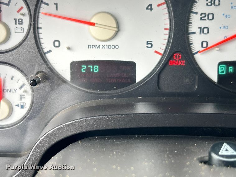 image for item EG1536 2004 Dodge Ram 2500 Quad Cab pickup truck