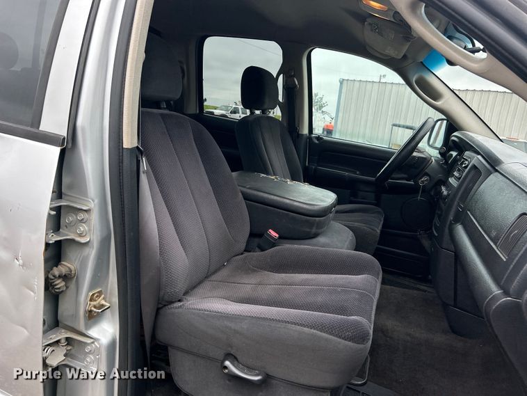 image for item EG1536 2004 Dodge Ram 2500 Quad Cab pickup truck