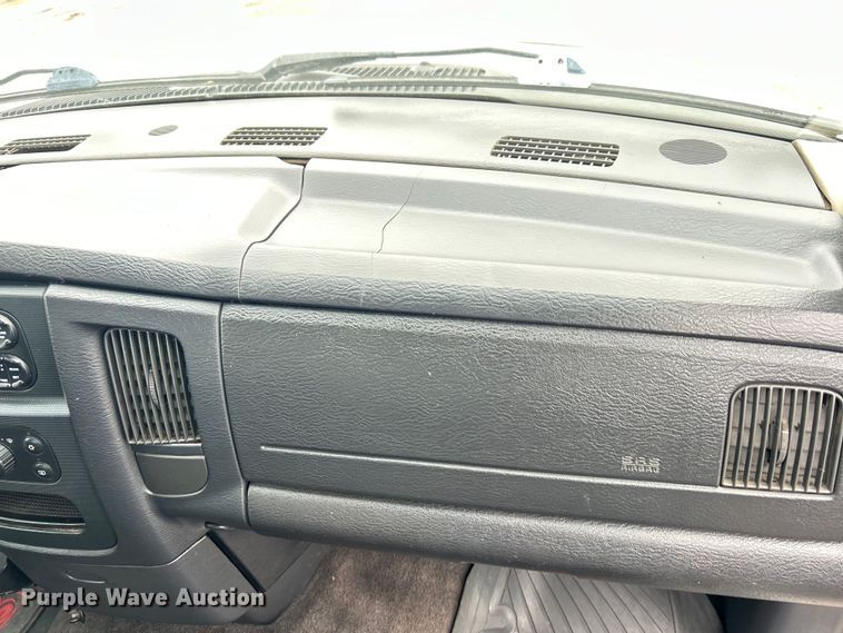 image for item EG1536 2004 Dodge Ram 2500 Quad Cab pickup truck