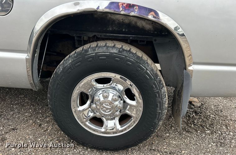 image for item EG1536 2004 Dodge Ram 2500 Quad Cab pickup truck