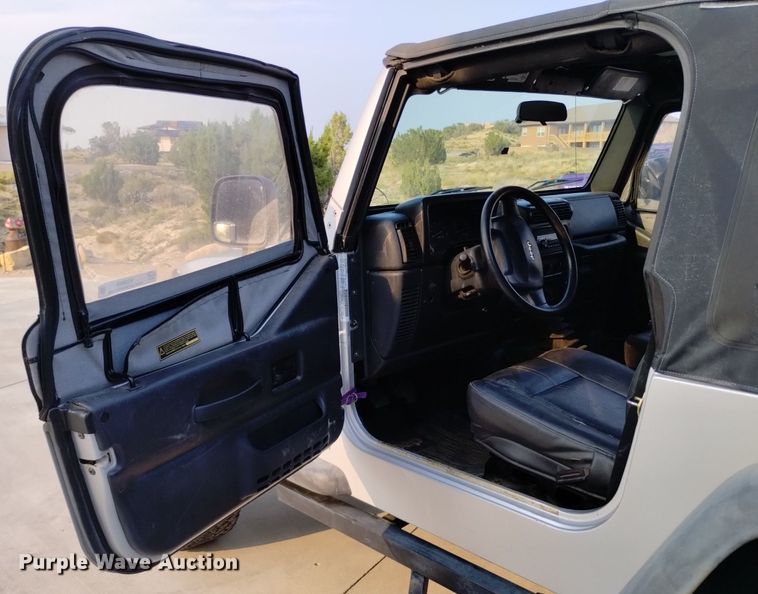 image for item EG9888 2004 Jeep Wrangler SUV