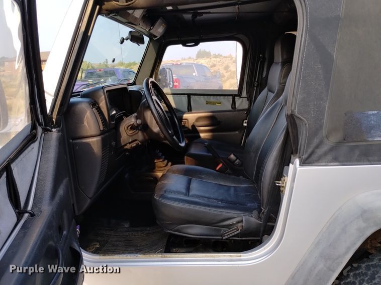 image for item EG9888 2004 Jeep Wrangler SUV