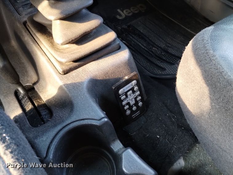 image for item EG9888 2004 Jeep Wrangler SUV