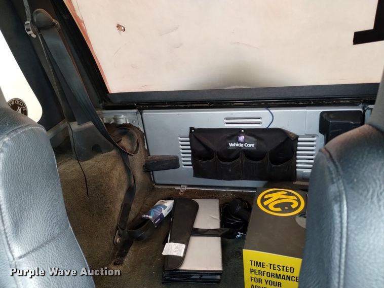 image for item EG9888 2004 Jeep Wrangler SUV