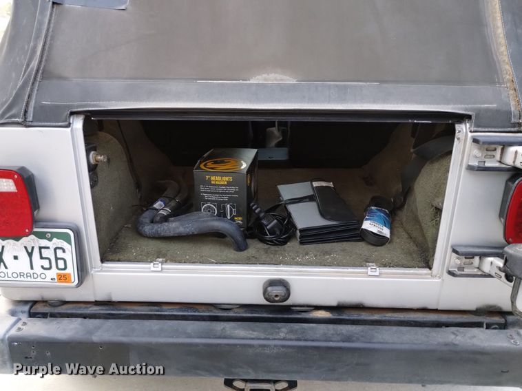 image for item EG9888 2004 Jeep Wrangler SUV