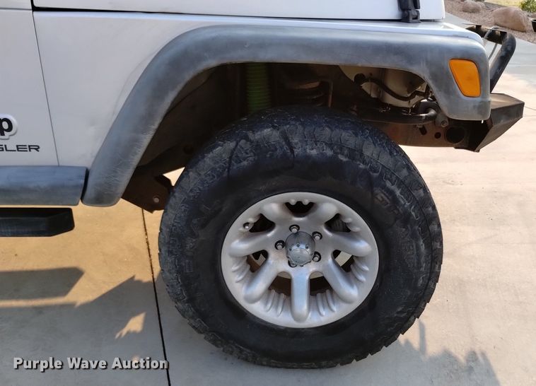 image for item EG9888 2004 Jeep Wrangler SUV