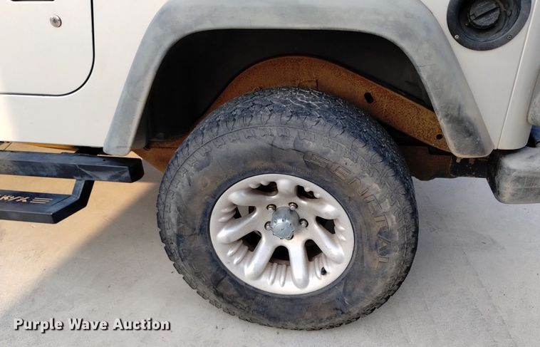 image for item EG9888 2004 Jeep Wrangler SUV