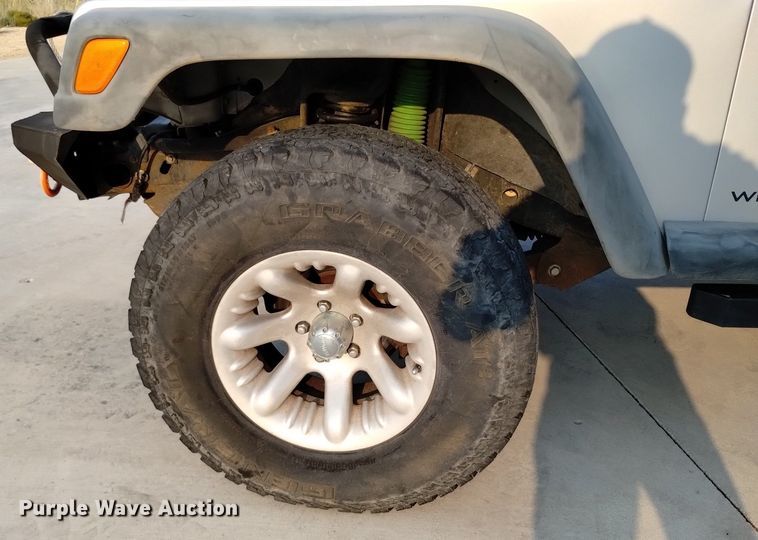 image for item EG9888 2004 Jeep Wrangler SUV