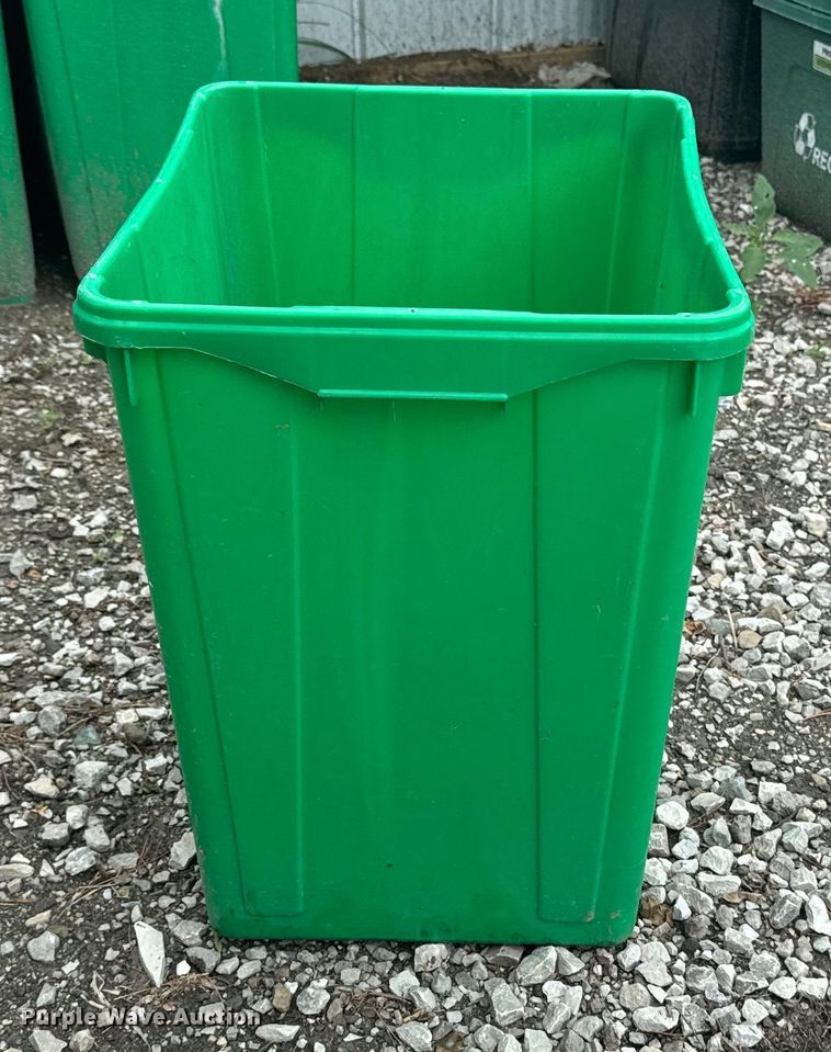image for item EH4347 Recycle containers