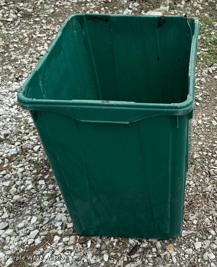 image for item EH4347 Recycle containers