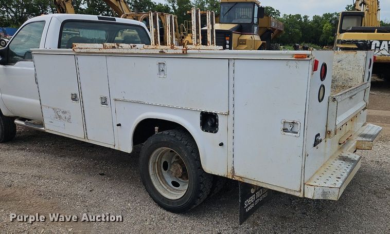 image for item EI3996 2004 Ford F450  Super Duty XL utility / service truck