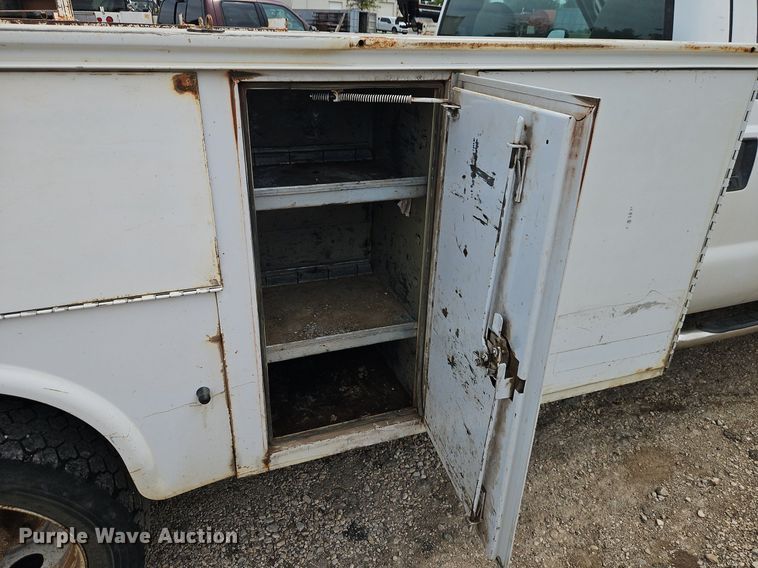 image for item EI3996 2004 Ford F450  Super Duty XL utility / service truck