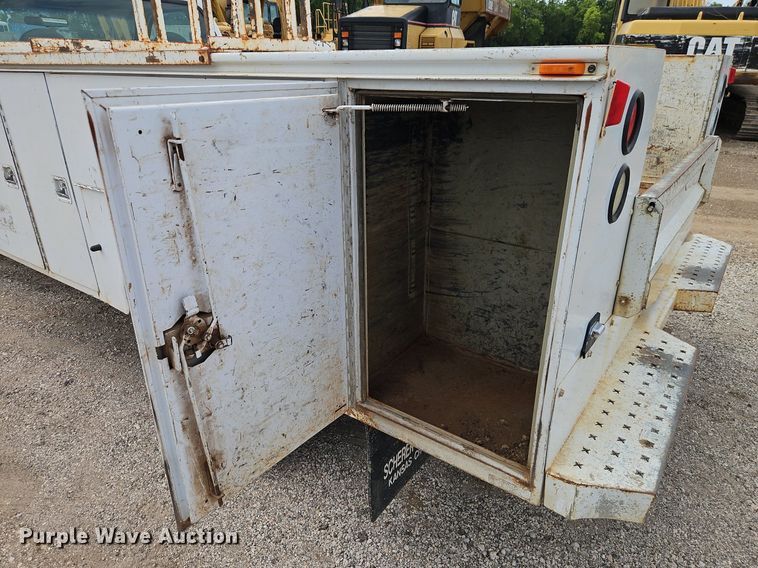 image for item EI3996 2004 Ford F450  Super Duty XL utility / service truck