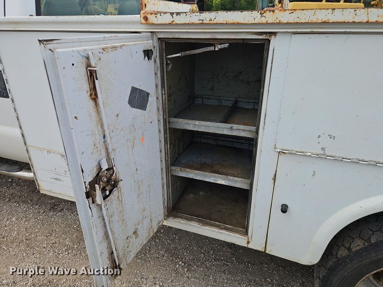 image for item EI3996 2004 Ford F450  Super Duty XL utility / service truck