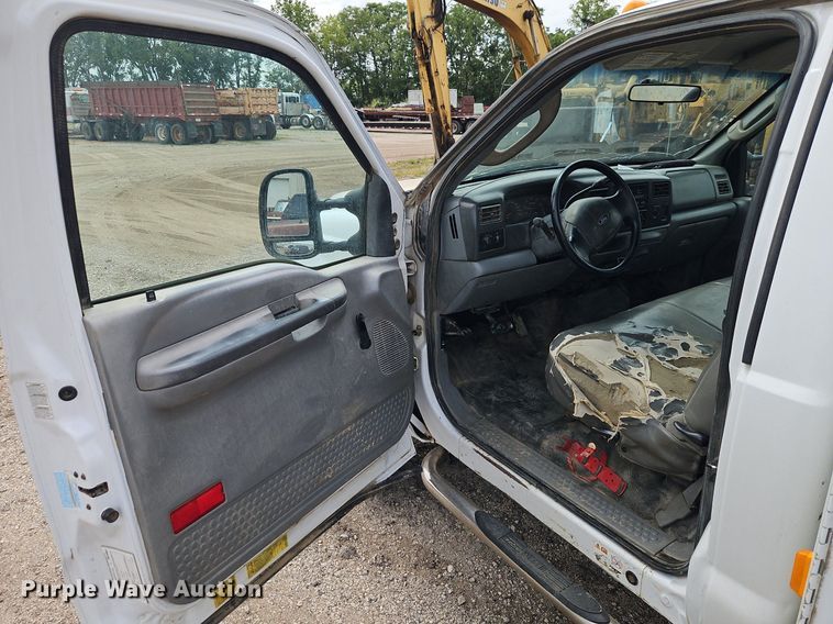 image for item EI3996 2004 Ford F450  Super Duty XL utility / service truck