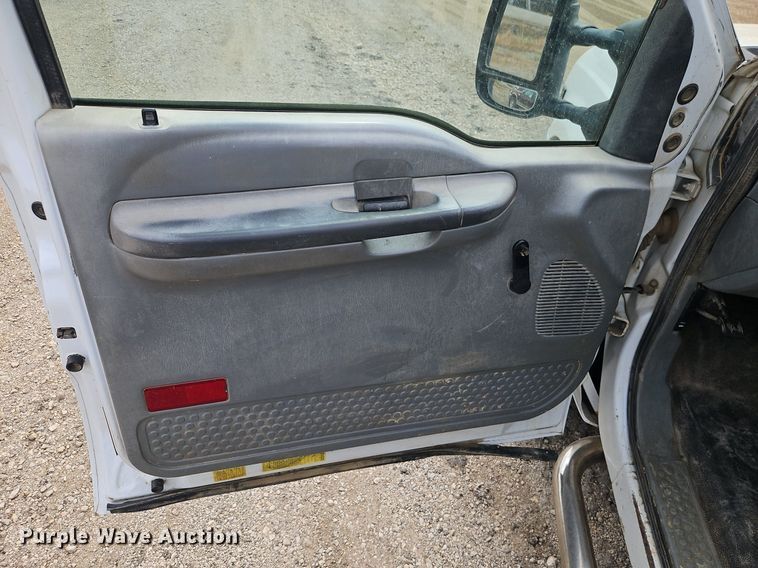 image for item EI3996 2004 Ford F450  Super Duty XL utility / service truck