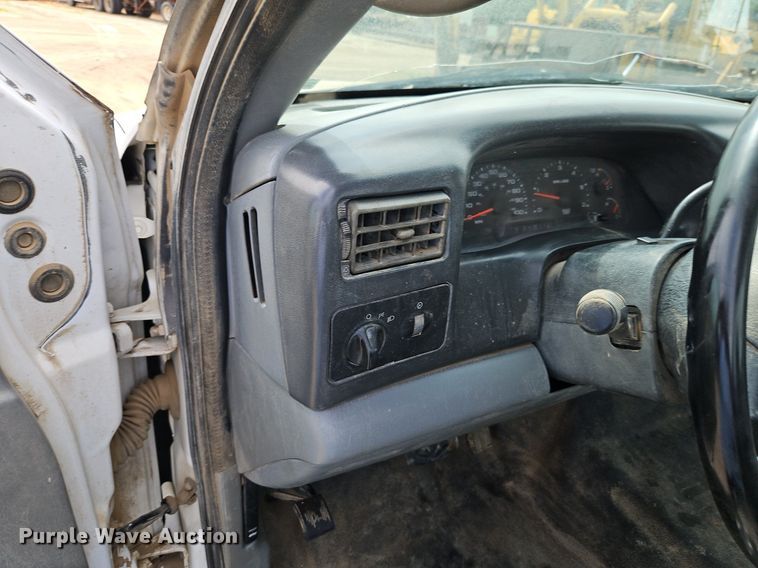 image for item EI3996 2004 Ford F450  Super Duty XL utility / service truck