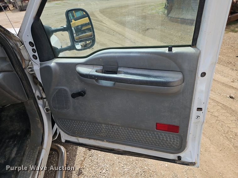 image for item EI3996 2004 Ford F450  Super Duty XL utility / service truck