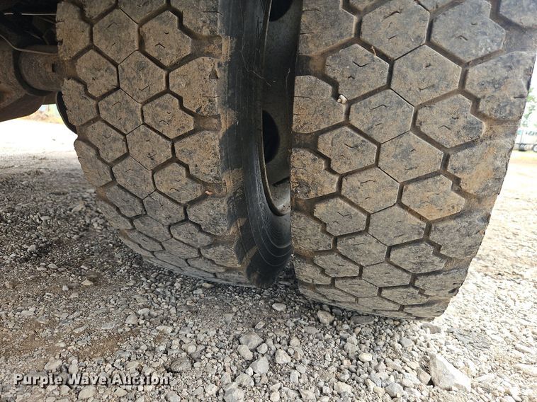 image for item EI3996 2004 Ford F450  Super Duty XL utility / service truck