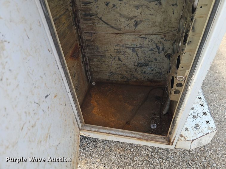 image for item EI3997 2006 Ford F450 Super Duty XL utility / service truck