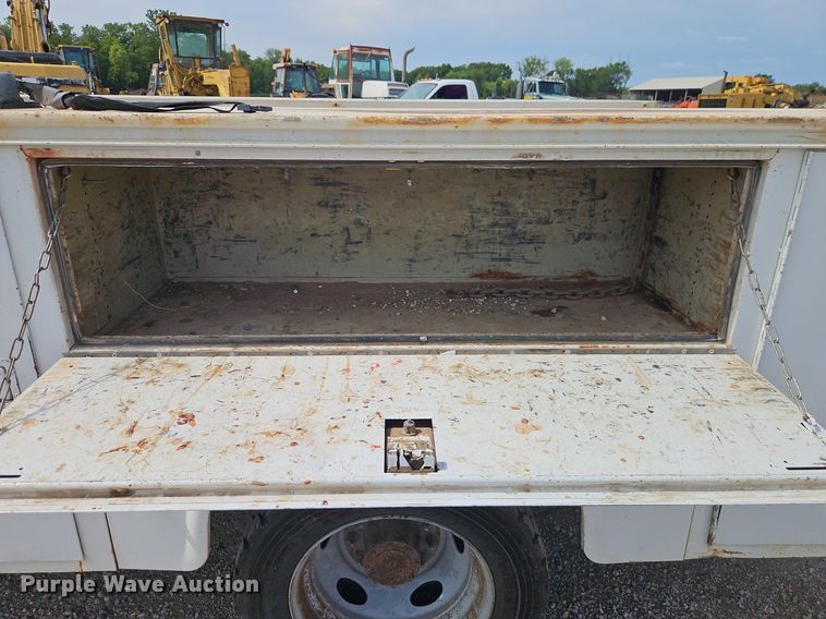 image for item EI3997 2006 Ford F450 Super Duty XL utility / service truck