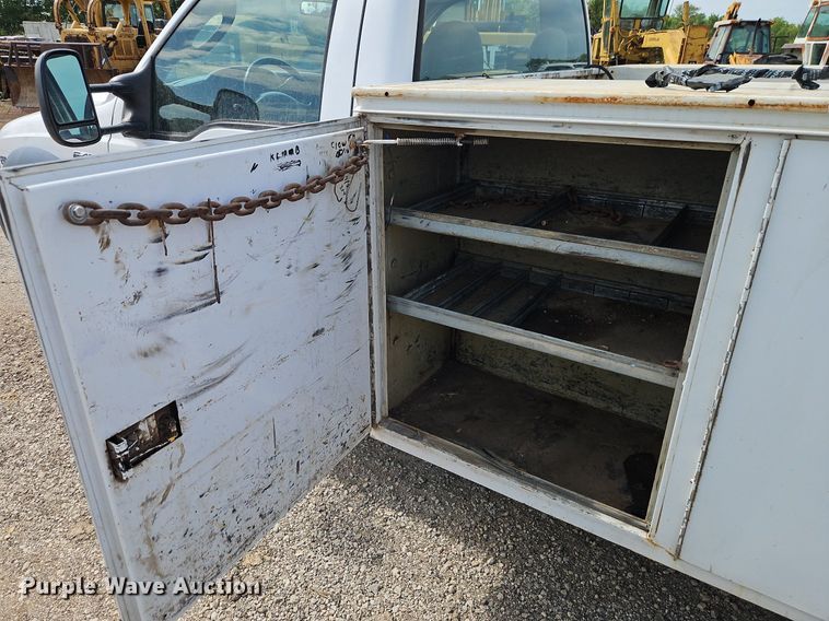 image for item EI3997 2006 Ford F450 Super Duty XL utility / service truck