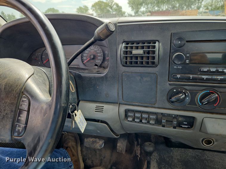 image for item EI3997 2006 Ford F450 Super Duty XL utility / service truck