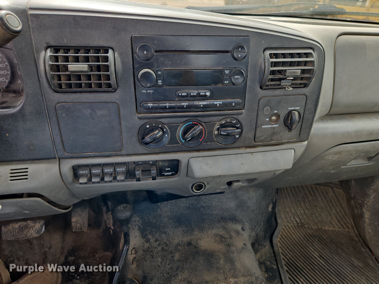 image for item EI3997 2006 Ford F450 Super Duty XL utility / service truck