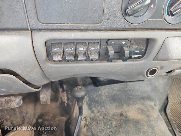 image for item EI3997 2006 Ford F450 Super Duty XL utility / service truck