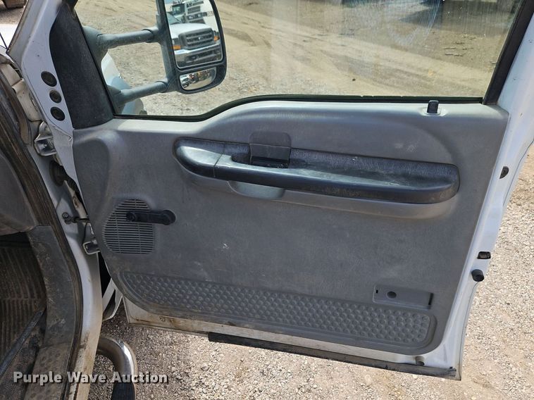 image for item EI3997 2006 Ford F450 Super Duty XL utility / service truck