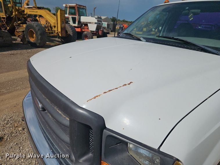 image for item EI3999 2000 Ford F450 Super Duty XL utility / service truck